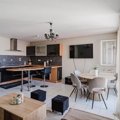 Appartement 3 pièces 236700 €