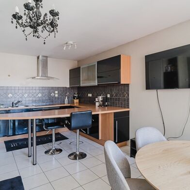 Appartement 3 pièces 236700 €