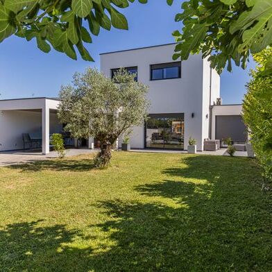 Maison 6 pièces 426465 €