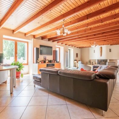 Maison 6 pièces 365680 €