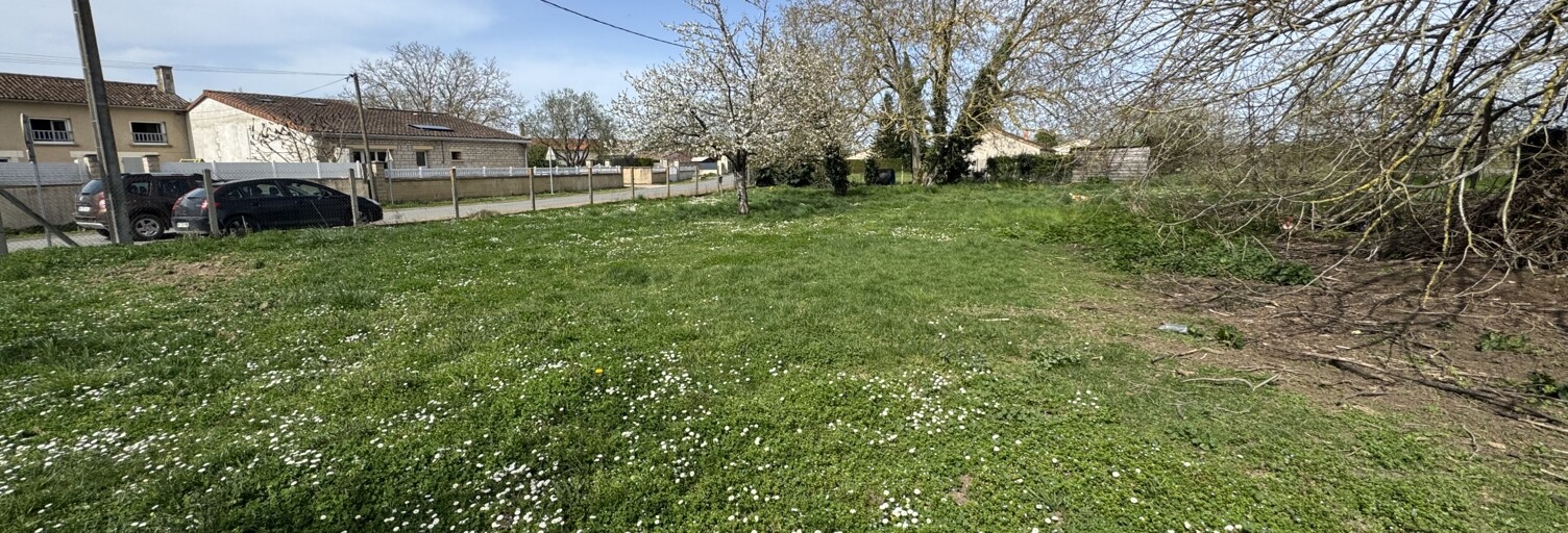 Terrain  1515 m² à vendre à Amberre (86110)