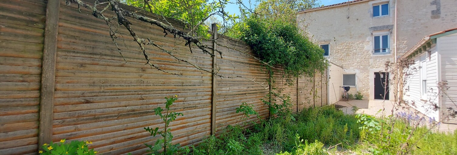 Immeuble  169 m² à vendre à Surgères (17700)