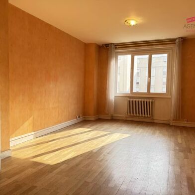 Appartement 3 pièces 1058 €