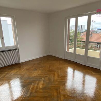 Appartement 3 pièces 845 €