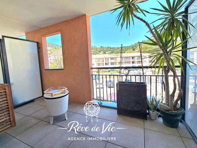 JOLI STUDIO DANS RESIDENCE RECENTE AVEC TERRASSE — photo 1