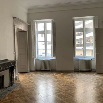 Appartement 5 pièces 2010 €