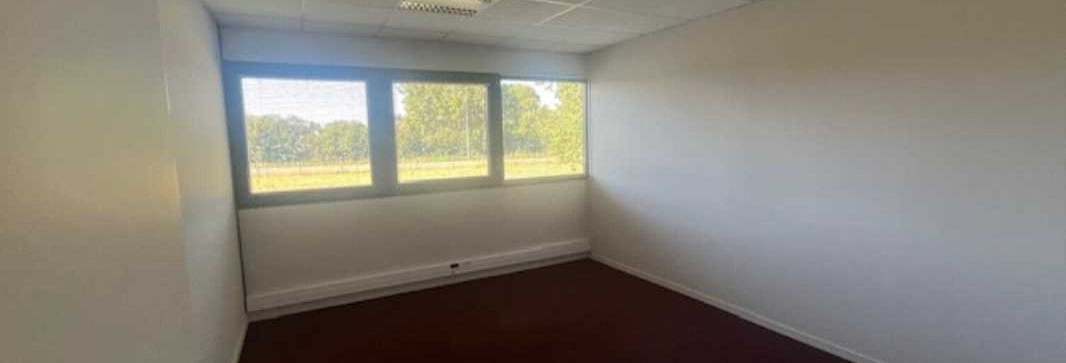 Bureau  360 m² à louer à Gouesnou (29850)