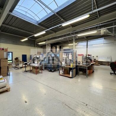 Local industriel  14167 €