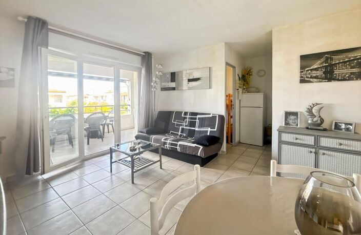 APPARTEMENT T2 + CABINE AVEC PARKING ET PISCINE — photo 3