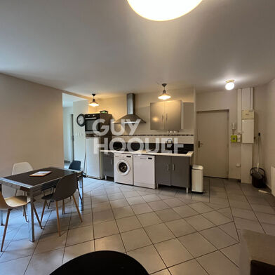 Appartement 3 pièces 890 €
