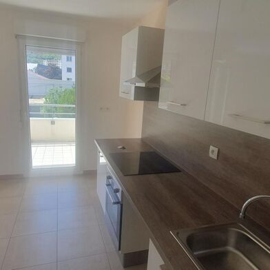 Appartement 3 pièces 865 €