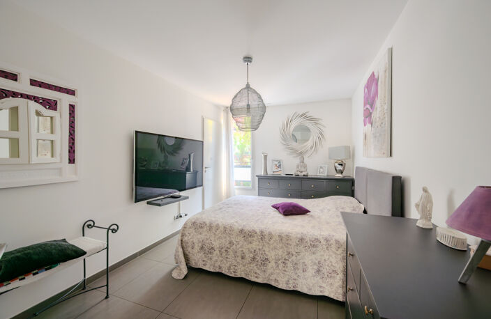 HYERES OLBIUS RIQUIER - APPARTEMENT T3 - TERRASSE - GARAGE - — photo 4
