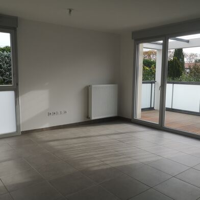 Appartement 3 pièces 765 €