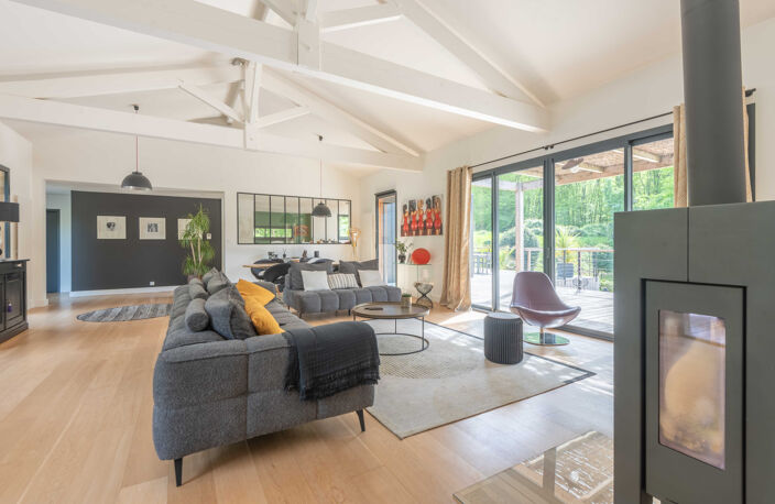 MAISON CONTEMPORAINE - 234m2 - 4 CHAMBRES - RARE — photo 3