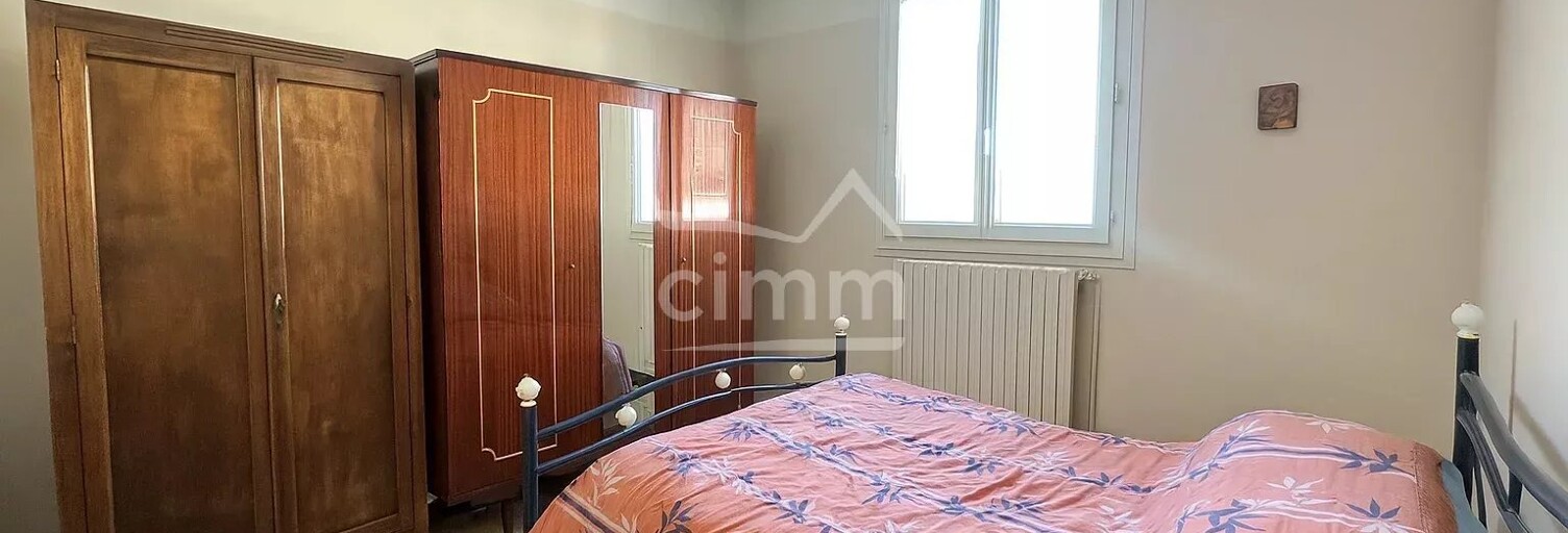 Maison 8 Pièces 161 m² à vendre à La Rochegiron (04150)