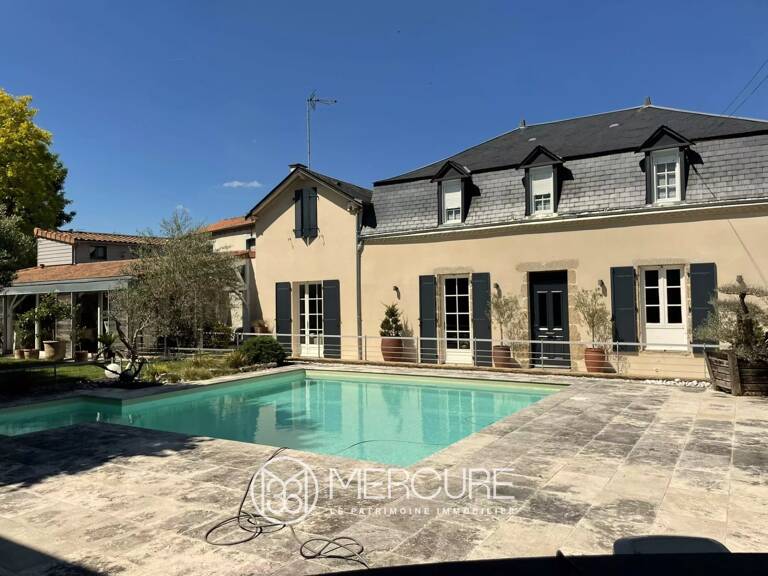 MAISON DE VILLE AVEC PISCINE — photo 1