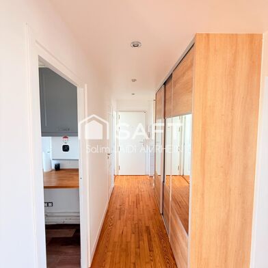 Appartement 4 pièces 236000 €