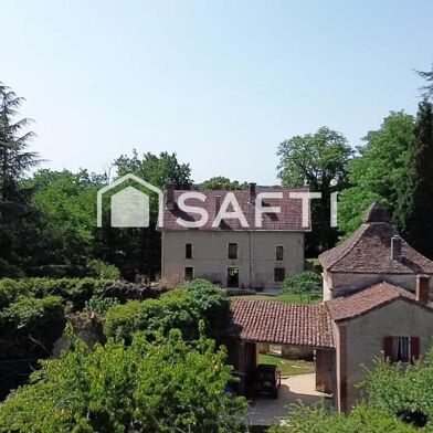 Maison 22 pièces 977600 €