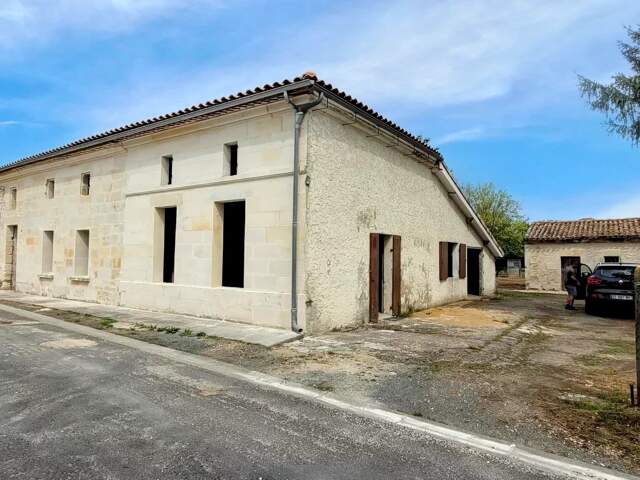 33230 LAGORCE - PROPRIETE A RENOVER - 225M² HABITABLES ET 1600 M² TERRAIN — photo du bien