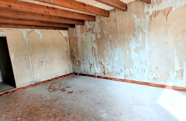 33230 LAGORCE - PROPRIETE A RENOVER - 225M² HABITABLES ET 1600 M² TERRAIN — photo 4