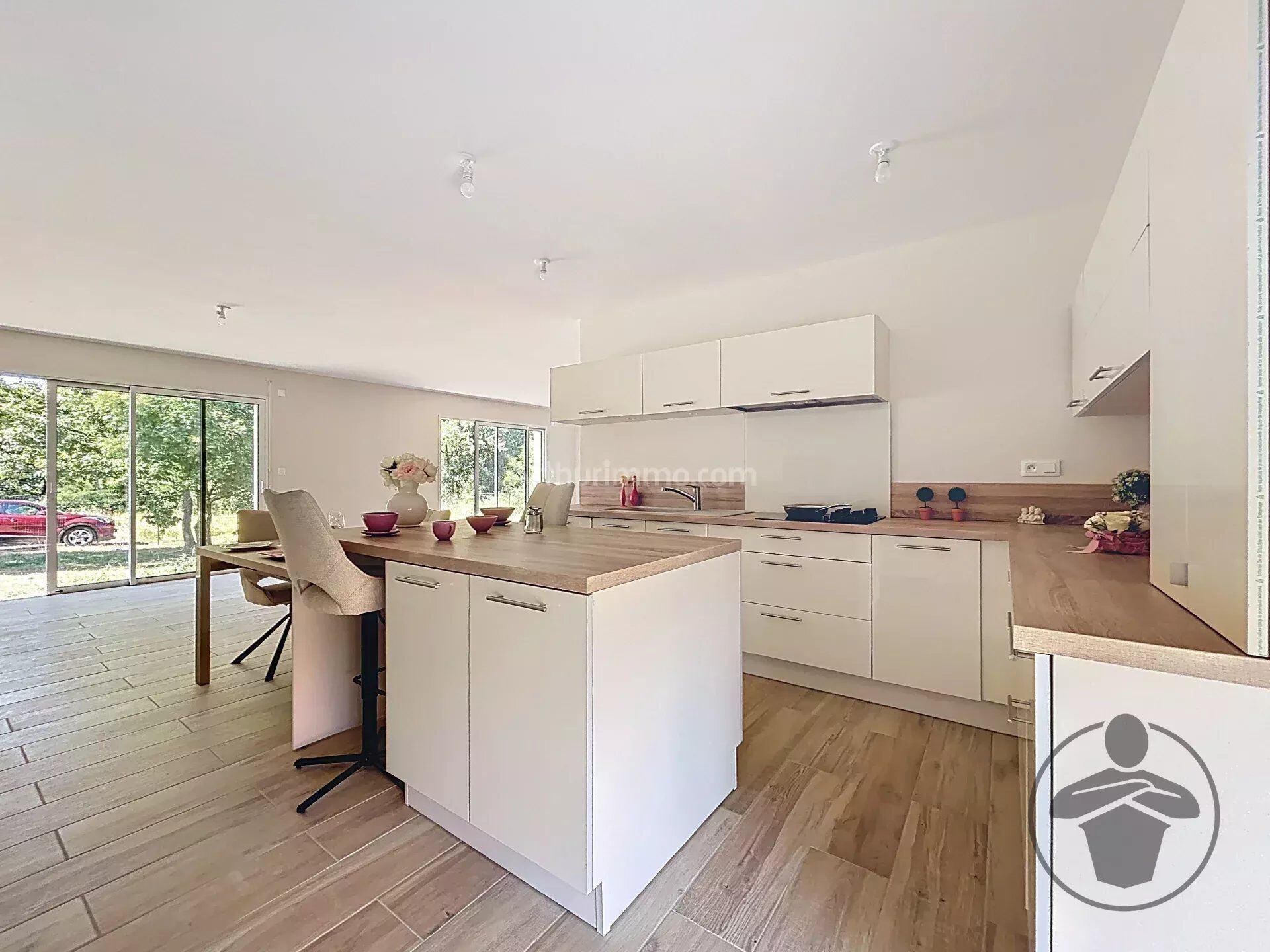 Maison 4 pièces 123 m² · à Vélines · 123 m² · 350 000 €