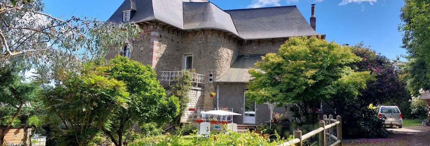 Maison 9 Pièces 255 m² à vendre à Merdrignac (22230)