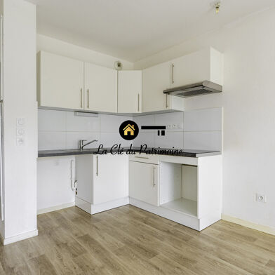 Appartement 3 pièces 218360 €