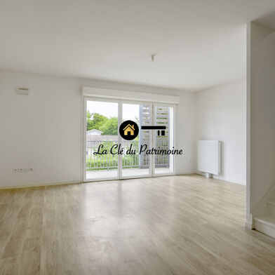 Appartement 3 pièces 218360 €