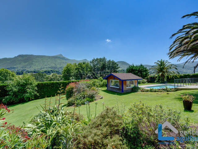 MAGNIFIQUE VILLA DE 350M2 SUR 6800M2 DE TERRAIN, PISCINE ET — photo du bien