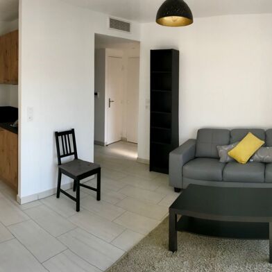 Appartement 2 pièces 832 €