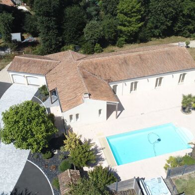 Maison 6 pièces 563750 €