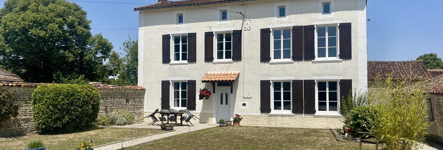 Maison 4 Pièces 136 m² à vendre à Loubillé (79110)