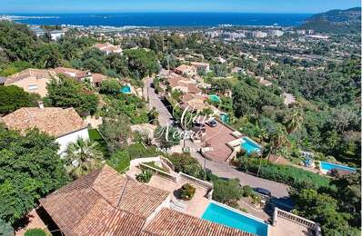 VILLA D'EXCEPTION DE 285M² VUE MER À VENDRE À MANDELIEU LA NAPOU — photo du bien