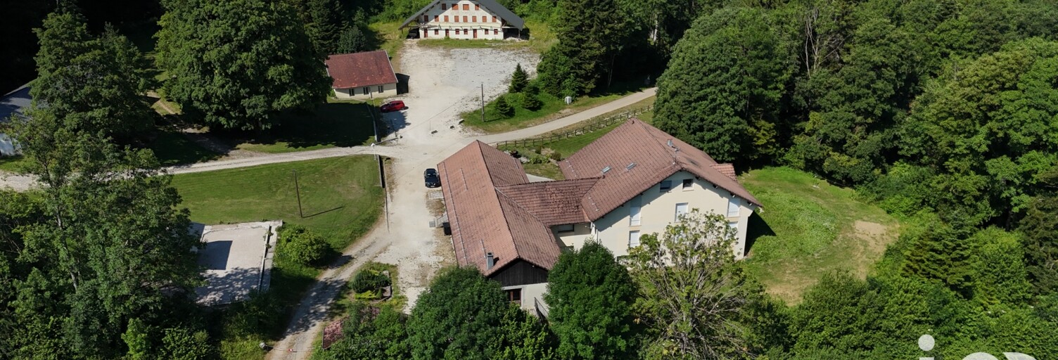 Immeuble  545 m² à vendre à Flangebouche (25390)