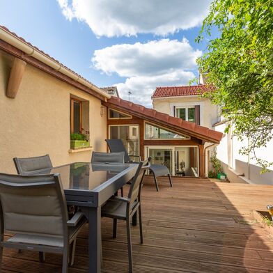 Maison 7 pièces 329000 €