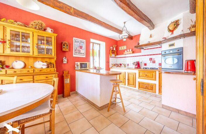 Maison en pierre de 7 pièces principales — photo 3