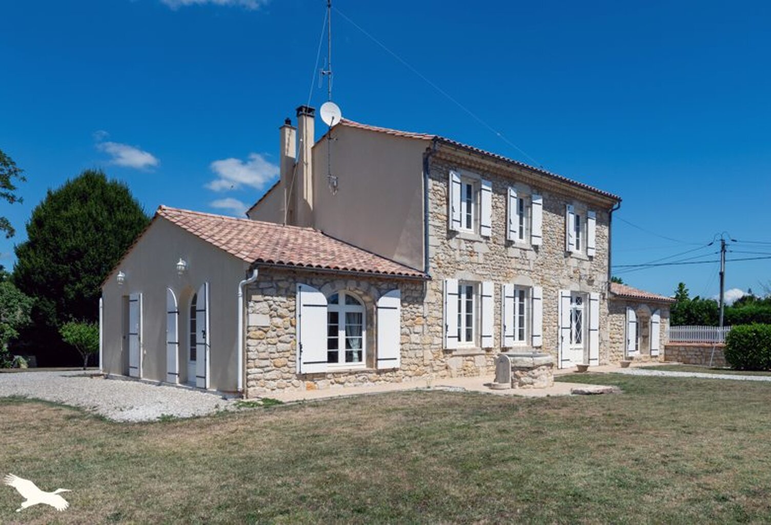 Maison en pierre de 8 pièces principales — photo 1