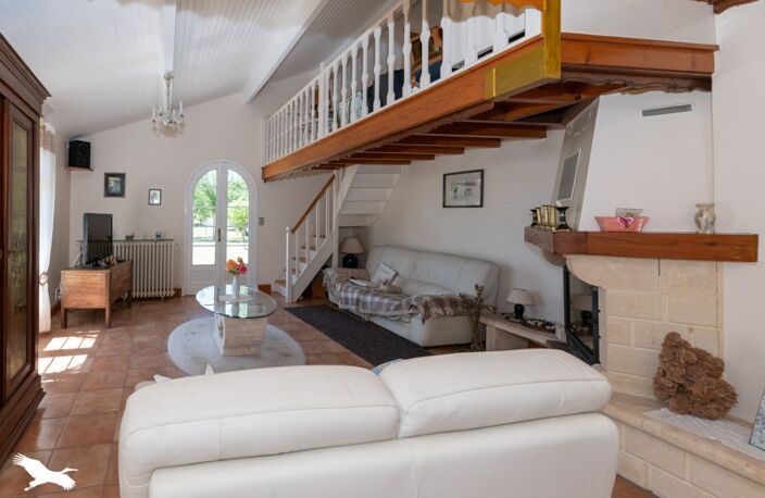 Maison en pierre de 8 pièces principales — photo 3
