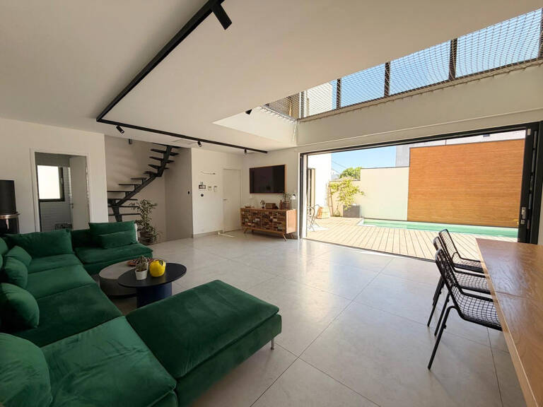 NIMES JEAN JAURES Maison de ville contemporaine de 182 m2 av — photo 1