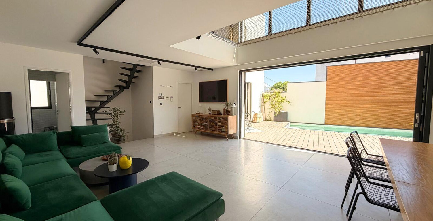NIMES JEAN JAURES Maison de ville contemporaine de 182 m2 av — photo 1
