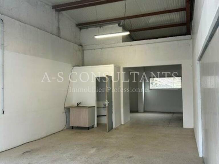 ENTREPOT/STOCKAGE AVEC BUREAU A LOUER — photo 1