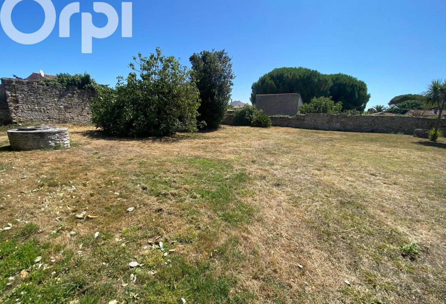 RARE À LA VENTE – TERRAIN CONSTRUCTIBLE VIABILISÉ CÔTÉ EST DE L’ÎLE D’OLÉRON — photo 1