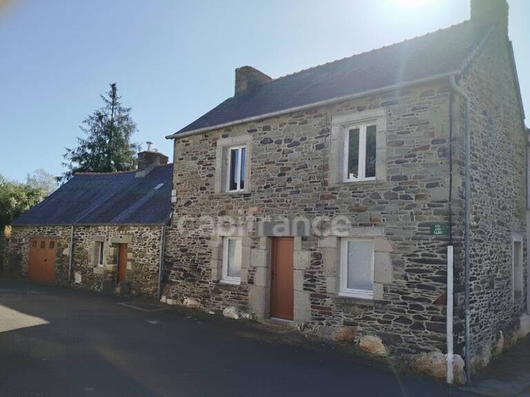 Maison en pierres 3 pièces entre Carhaix et Rostrenen plain pied 92 m2 dont combles aménageables — photo 1