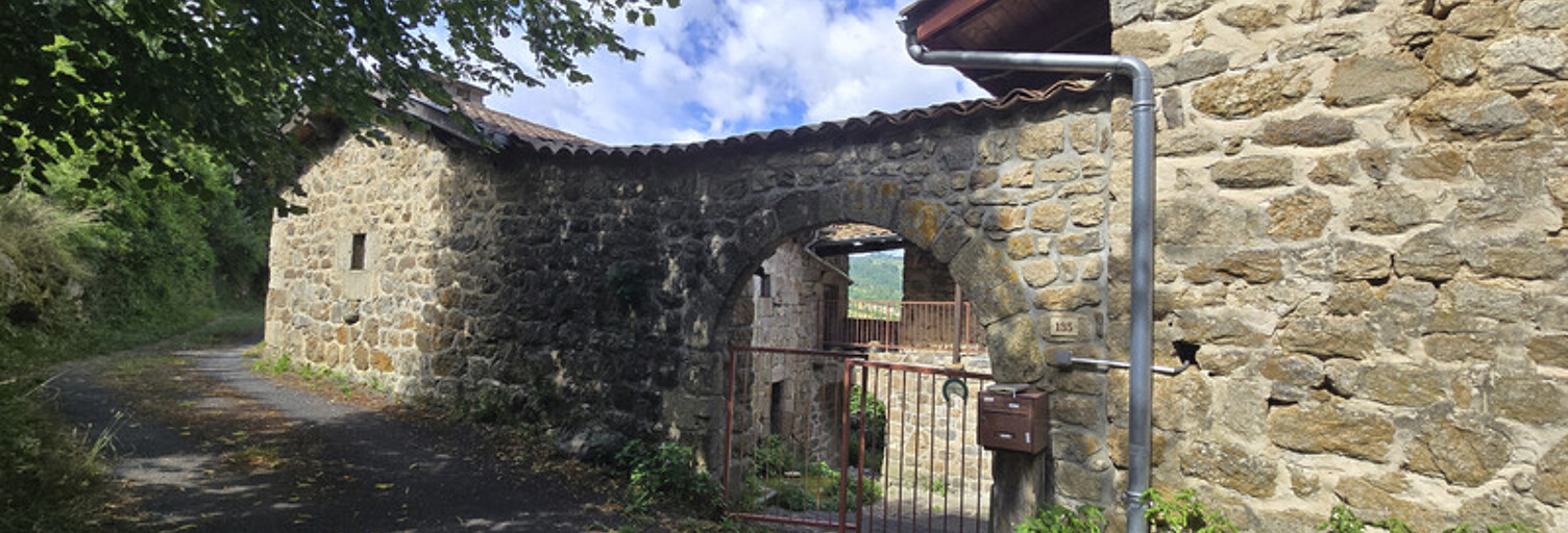 Maison 10 Pièces 150 m² à vendre à Belsentes (07160)