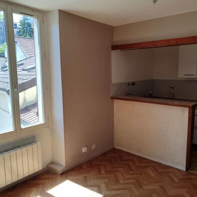 Appartement 2 pièces 830 €