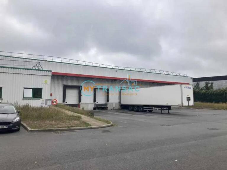 A LOUER Mitry-Mory Messagerie de 2 800m² — photo 1