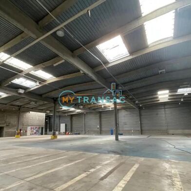 Local industriel  54058 €