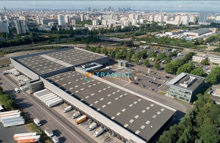A LOUER un entrepôt de 6 212m² situé à Gennevilliers — photo 2