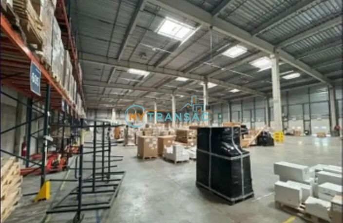 A LOUER un entrepôt de 9 229m² situé à Gennevilliers — photo 4