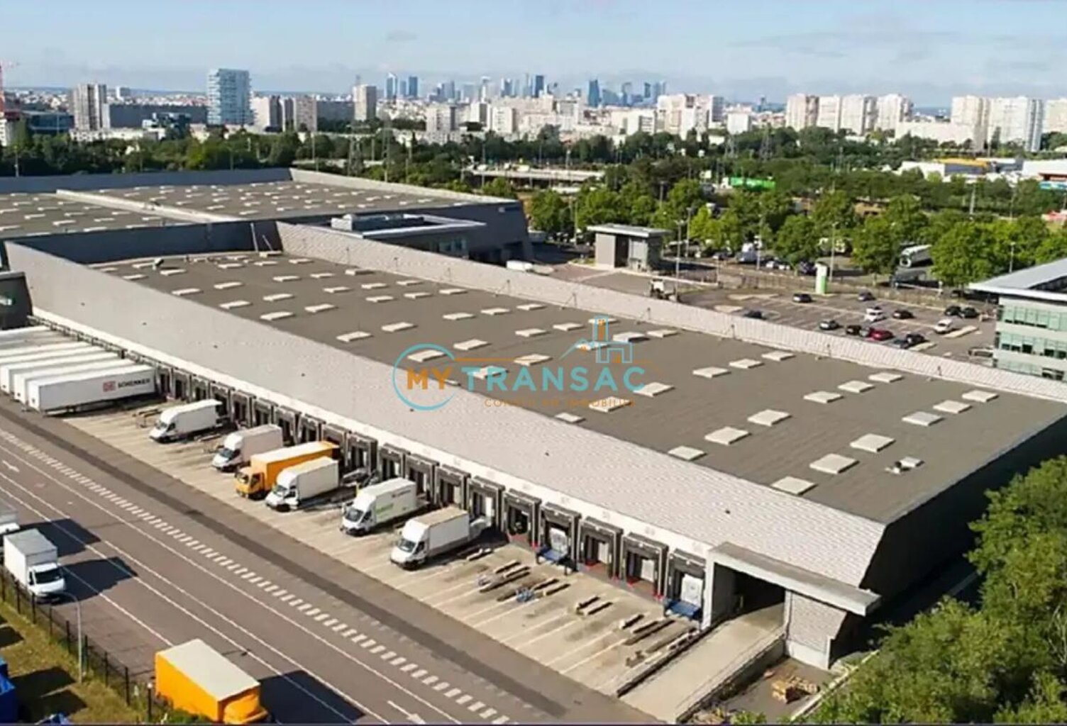 A LOUER Gennevilliers site logistique de 20 667 m² — photo 1